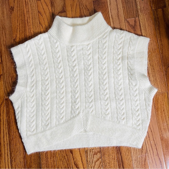 Crescent Anna Mock Neck Knit Cap Sleeve Cropped Sweater Cream Size L - Picture 3 of 5